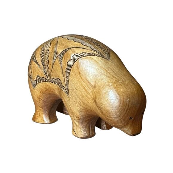 Native American Wooden Hand Carved Bear Signed T.M. 3.5” Long Fetish - Picture 2 of 7